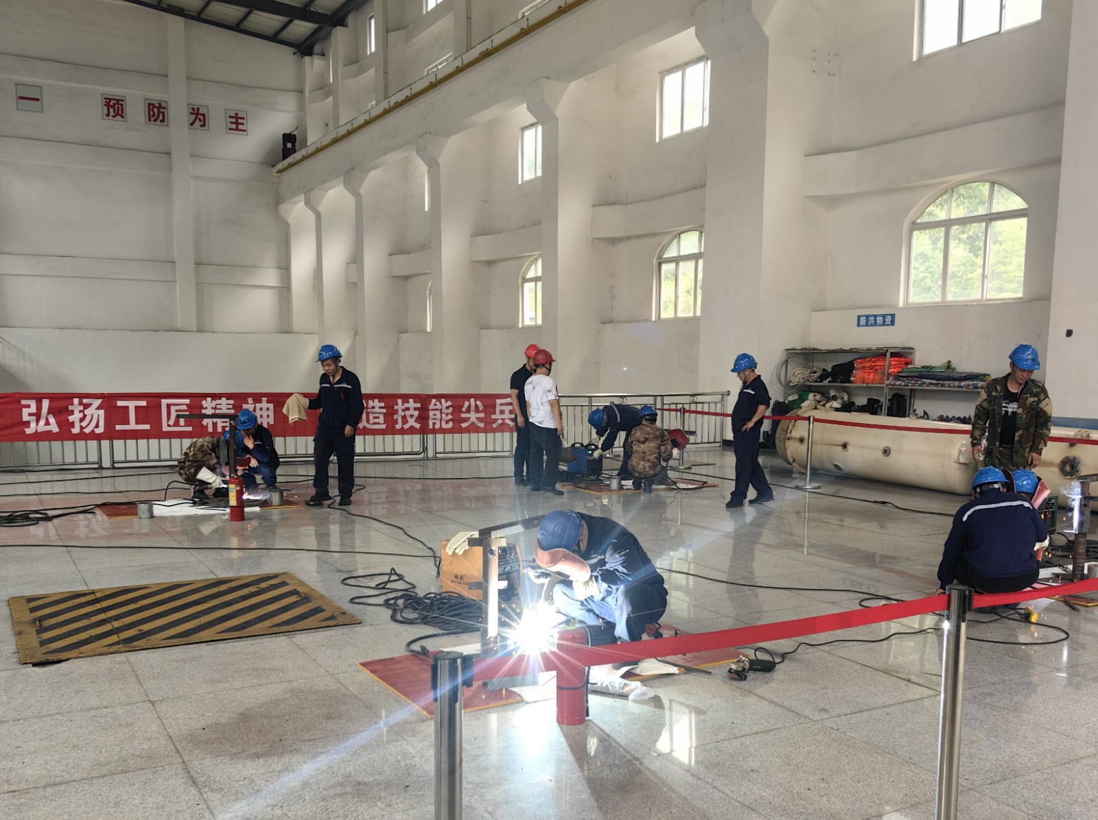 1750381602931955152F.jpg 1750381602931955152F.jpg